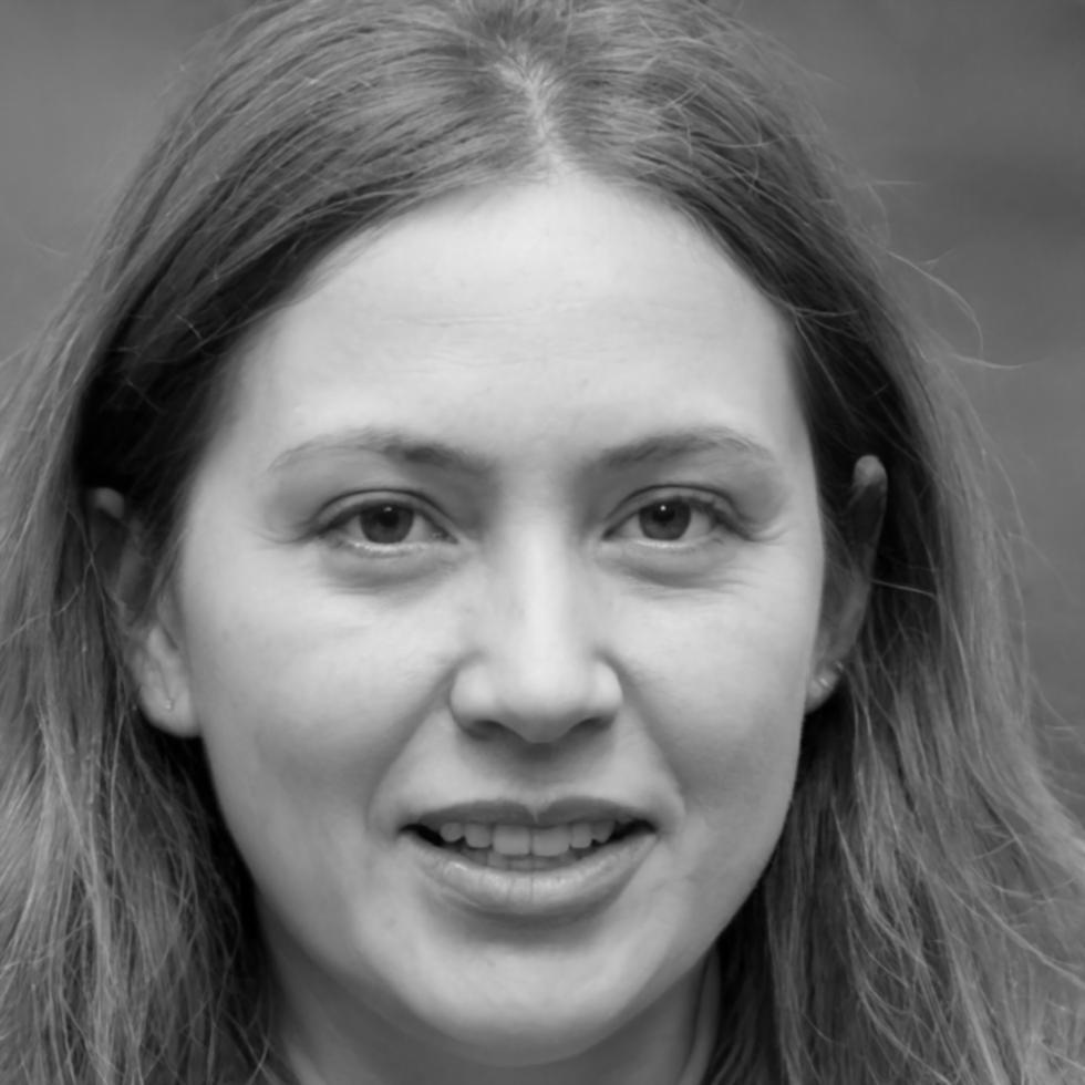 Financial analysis instructor Helena Vargas